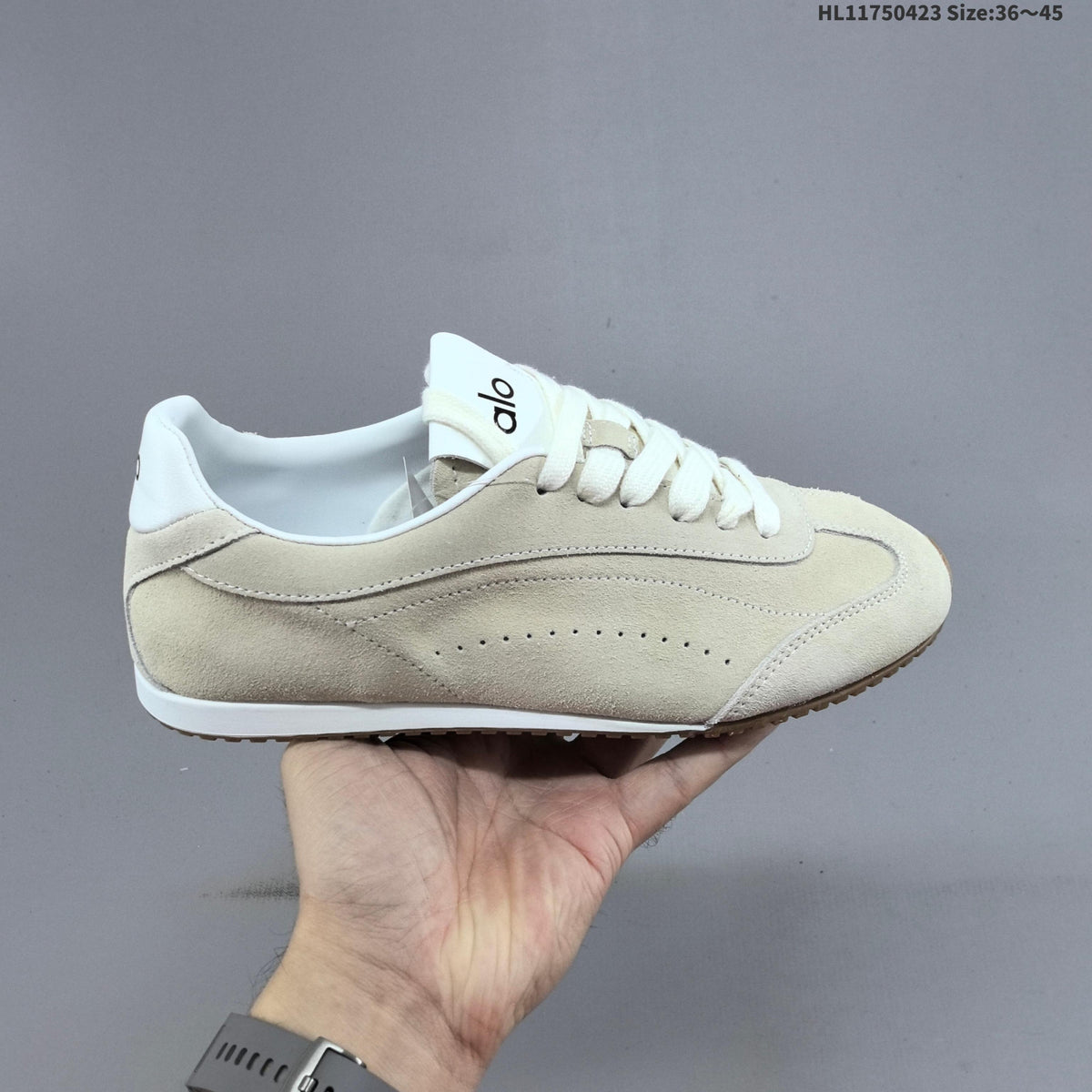 Alo Yoga Sunset Sneaker in Black and Ivory